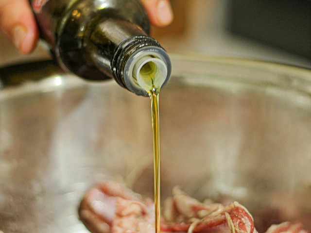 Workshops How to enjoy our olive oil and its monovarietals with all five senses, 